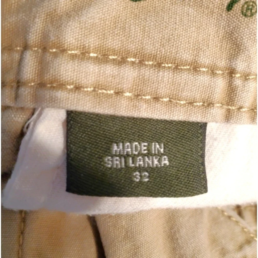 Eddie Bauer Cargo Shorts Men's Size 32 Khaki Beige 100% Cotton